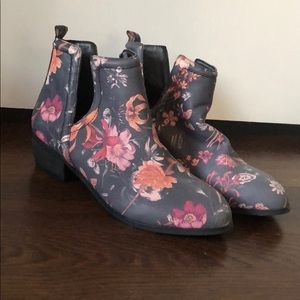 ModCloth Floral V-Cut Booties